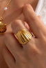 Fashionable and Luxurious Gold Shell Open Ring